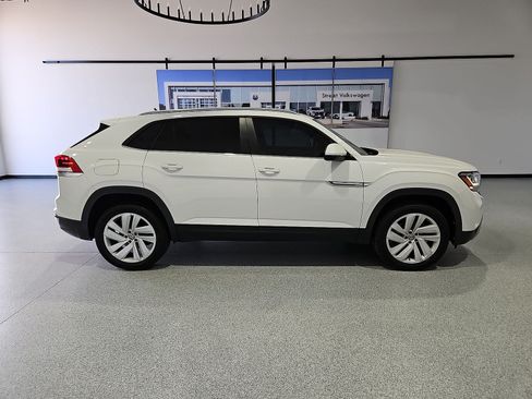 Used 2022 Volkswagen Atlas Cross Sport SE AWD/4WD image 9