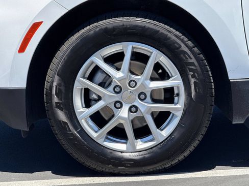 Used 2024 Chevrolet Equinox LT FWD image 14