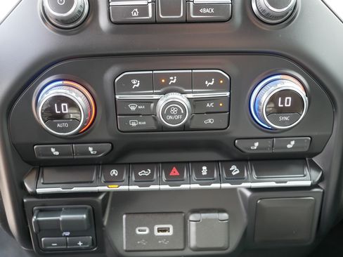 Used 2021 Chevrolet Silverado 1500 RST AWD/4WD image 23
