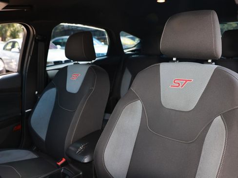 Used 2017 Ford Focus ST FWD image 6