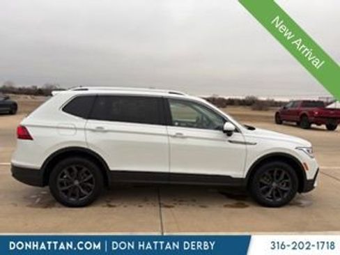 Used 2024 Volkswagen Tiguan SE image 8