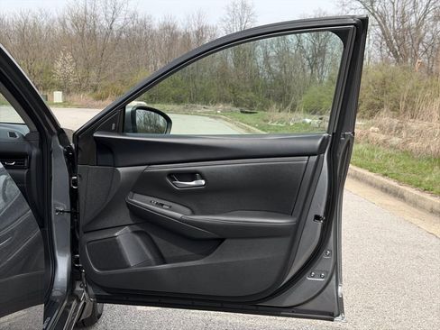 Used 2025 Nissan Sentra SV FWD image 23
