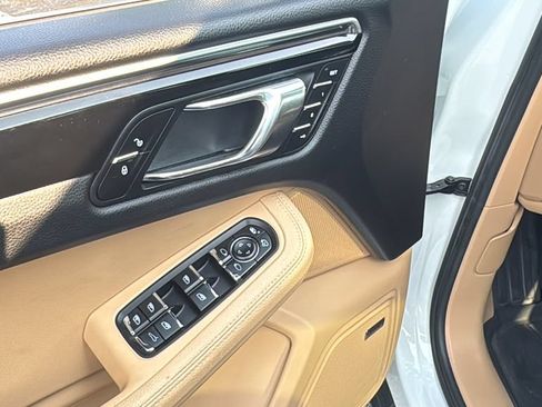 Used 2017 Porsche Macan S AWD/4WD image 12