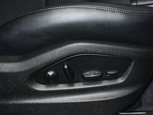 Used 2022 Porsche Cayenne Platinum Edition image 62