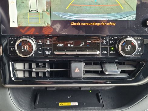 Used 2023 Toyota Highlander Limited image 19