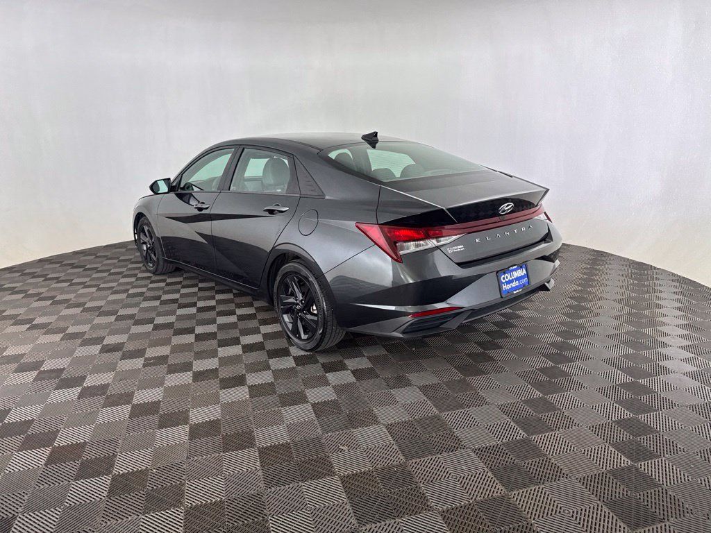 Used 2022 Hyundai Elantra SEL FWD image 7