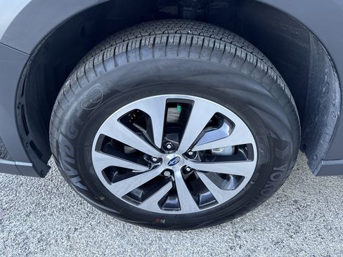 Certified 2025 Subaru Outback Premium image 9