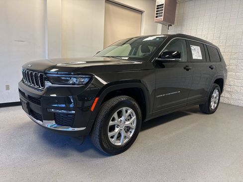 Used 2023 Jeep Grand Cherokee L Limited AWD/4WD image 2