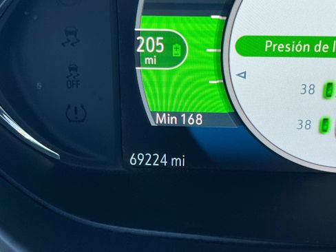 Used 2020 Chevrolet Bolt LT FWD image 3