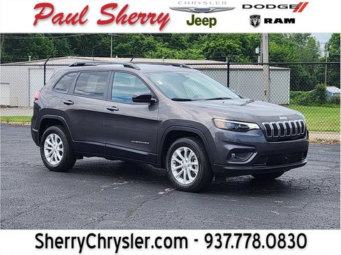 Used 2022 Jeep Cherokee Latitude Lux w/ Mopar Interior Package AWD/4WD image 1