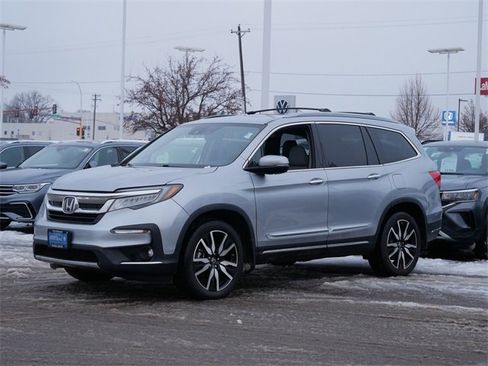 Used 2019 Honda Pilot Touring image 3