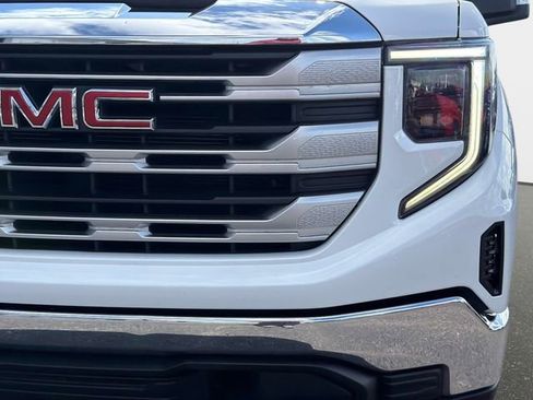 Used 2023 GMC Sierra 1500 SLE RWD image 9