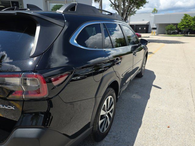 Used 2024 Subaru Outback Premium AWD/4WD image 4