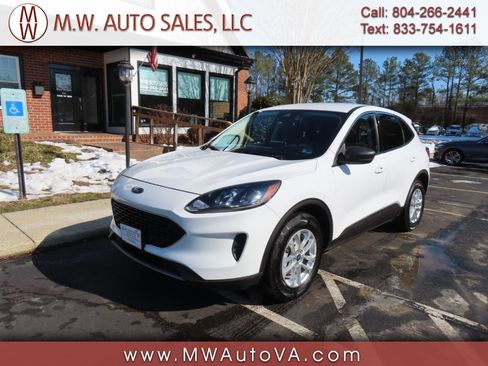 Used 2022 Ford Escape SE image 1