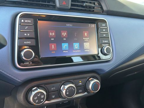 Used 2025 Nissan Versa SV FWD image 23