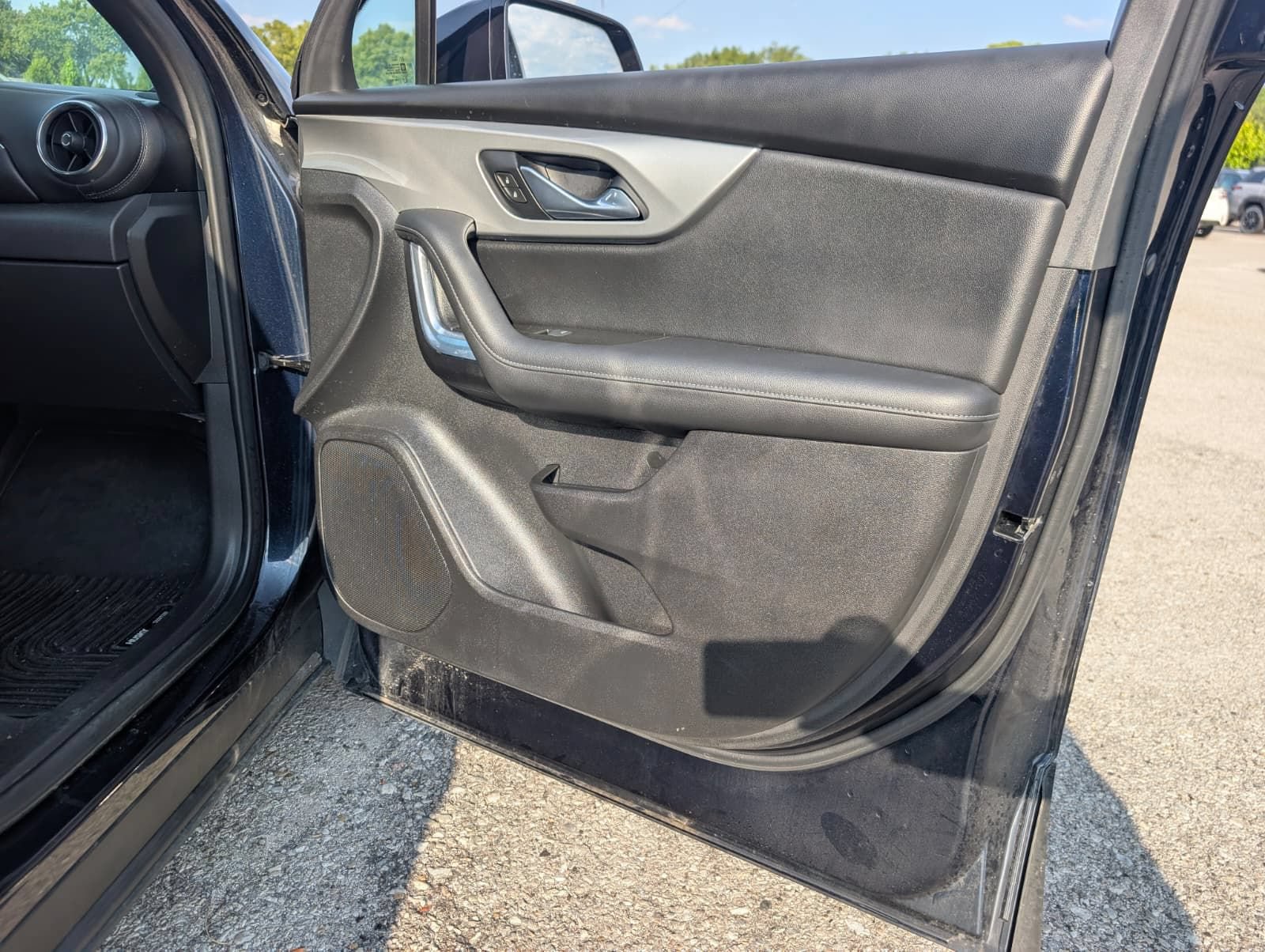 Used 2020 Chevrolet Blazer LT FWD image 34
