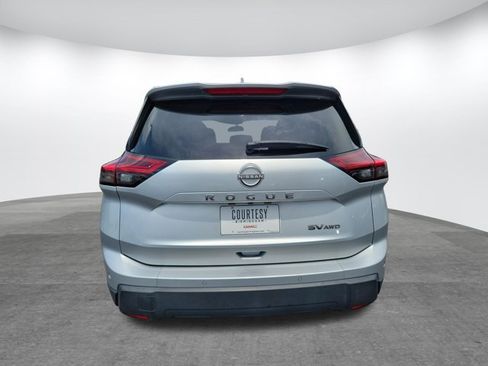 Used 2024 Nissan Rogue SV AWD/4WD image 6