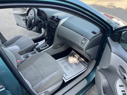Used 2010 Toyota Corolla LE FWD image 12