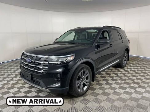 Used 2025 Ford Explorer Active w/ Active Comfort Package AWD/4WD image 1