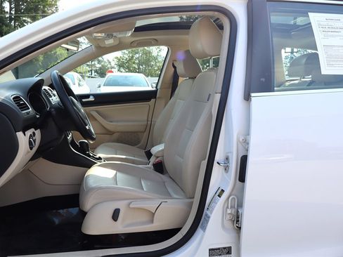 Used 2012 Volkswagen Jetta TDI FWD image 12