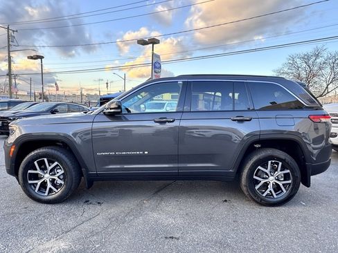 New 2025 Jeep Grand Cherokee Limited image 4