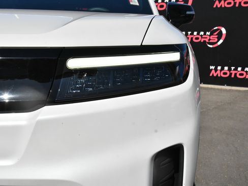 Used 2024 Honda Prologue EX image 11