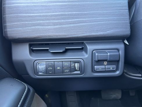 Used 2025 GMC Sierra EV Denali image 49