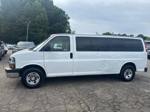 Used 2008 Chevrolet Express 3500 Extended Passenger w/ LT Preferred Equipment Group image 10