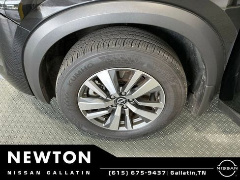 Used 2025 Nissan Pathfinder SL w/ Cargo Package FWD image 29