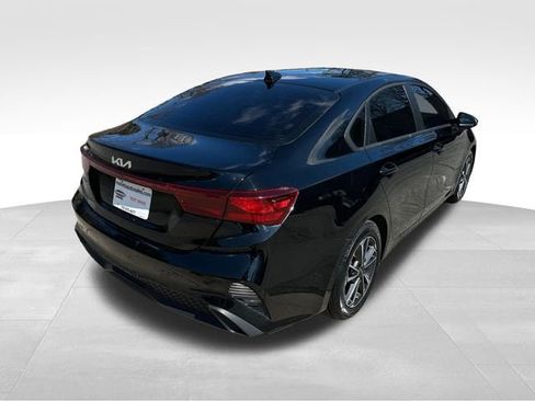 Used 2023 Kia Forte LXS w/ LXS Technology Package FWD image 5
