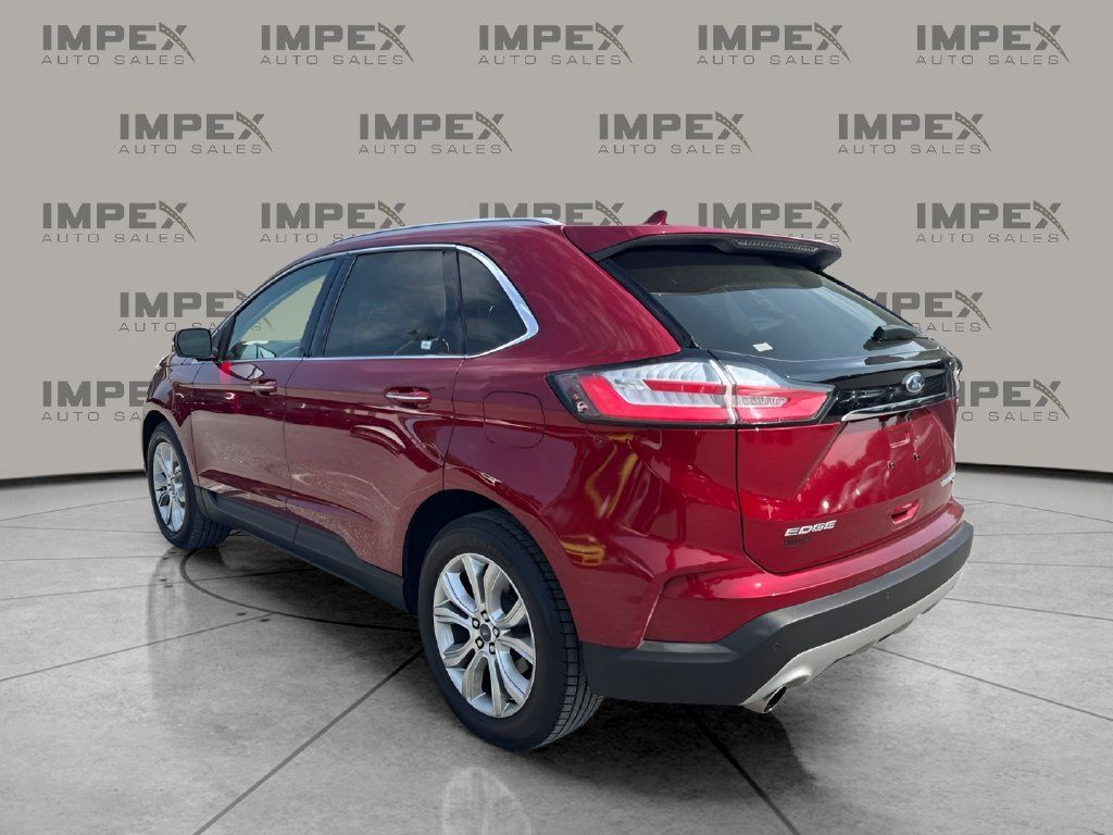 Used 2019 Ford Edge Titanium FWD image 3