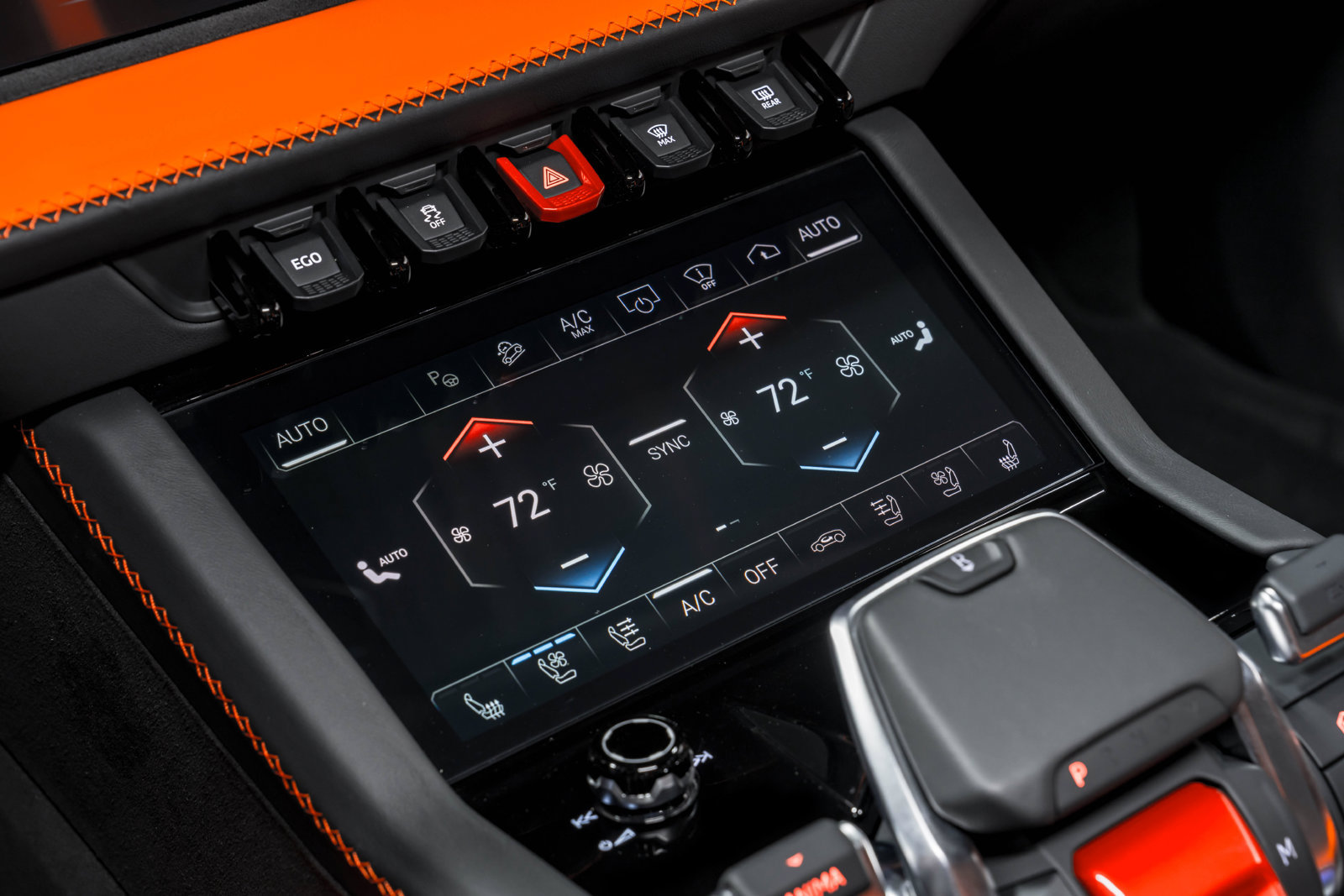 Used 2025 Lamborghini Urus SE AWD/4WD image 29