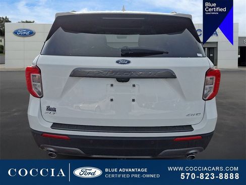 Certified 2022 Ford Explorer XLT w/ Equipment Group 202A image 5