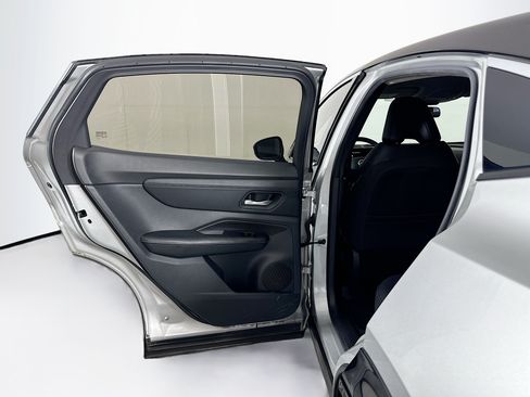 Used 2023 Nissan Ariya FWD image 26