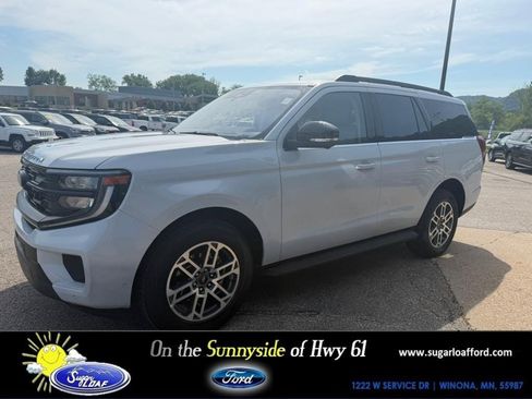 Used 2025 Ford Expedition Active AWD/4WD image 1
