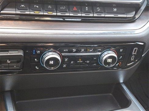 Used 2024 GMC Sierra 1500 SLT w/ SLT Premium Plus Package image 16