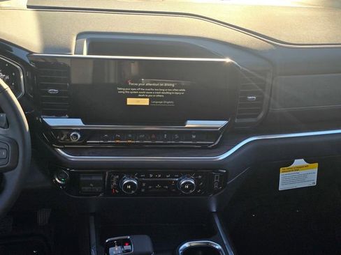 New 2026 GMC Sierra 1500 SLT image 14