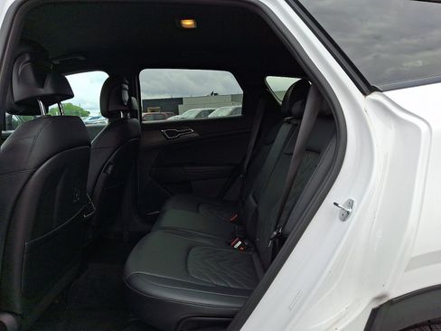 Used 2023 Kia Sportage X-Line AWD/4WD image 10