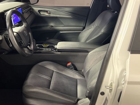 Used 2025 Toyota Camry XSE FWD image 14