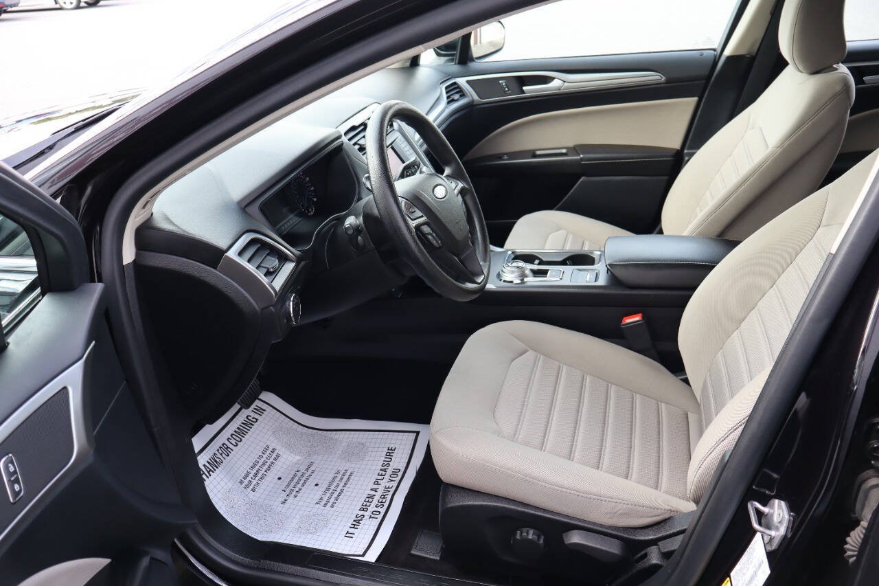 Used 2020 Ford Fusion S FWD image 5