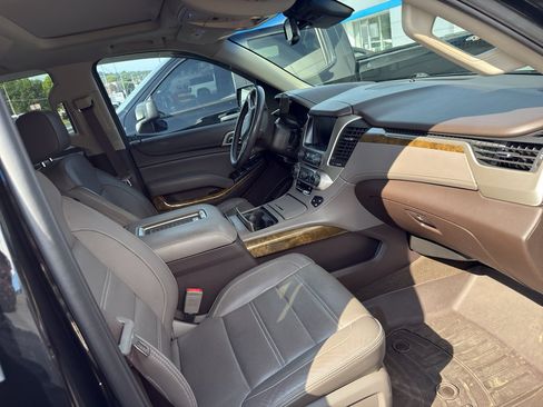 Used 2017 GMC Yukon Denali w/ Open Road Package AWD/4WD image 8