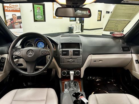 Used 2010 Mercedes-Benz C 300 Sedan image 10
