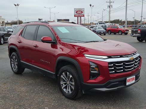 Used 2025 Chevrolet Equinox LT w/ Convenience Package II image 5