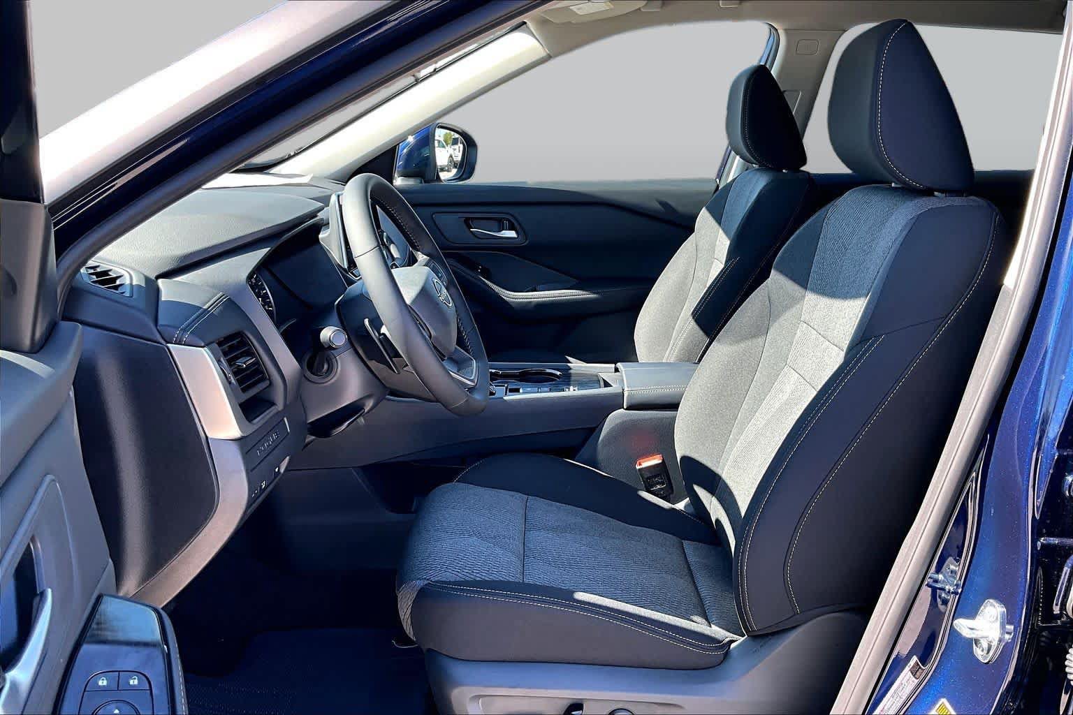 New 2027 Nissan Rogue SV FWD image 9