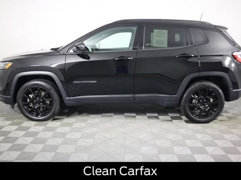 Used 2024 Jeep Compass Latitude w/ Convenience Group AWD/4WD image 7