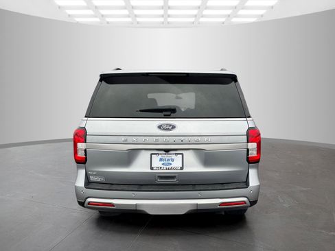 Used 2024 Ford Expedition XLT image 5