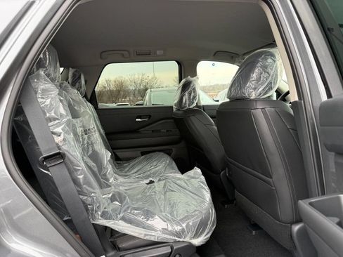 Used 2026 Nissan Pathfinder SL AWD/4WD image 6