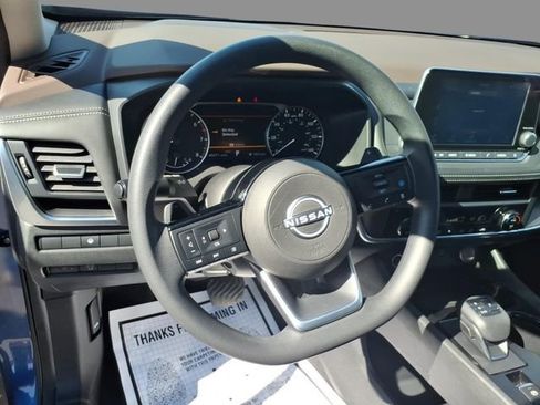 Used 2023 Nissan Rogue SV image 21