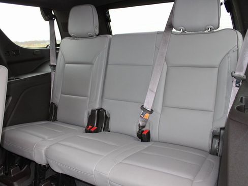 Used 2023 GMC Yukon SLT w/ SLT Luxury Package image 37