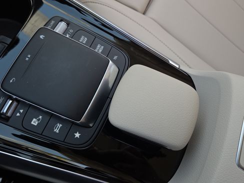 Certified 2023 Mercedes-Benz GLA 250 image 31